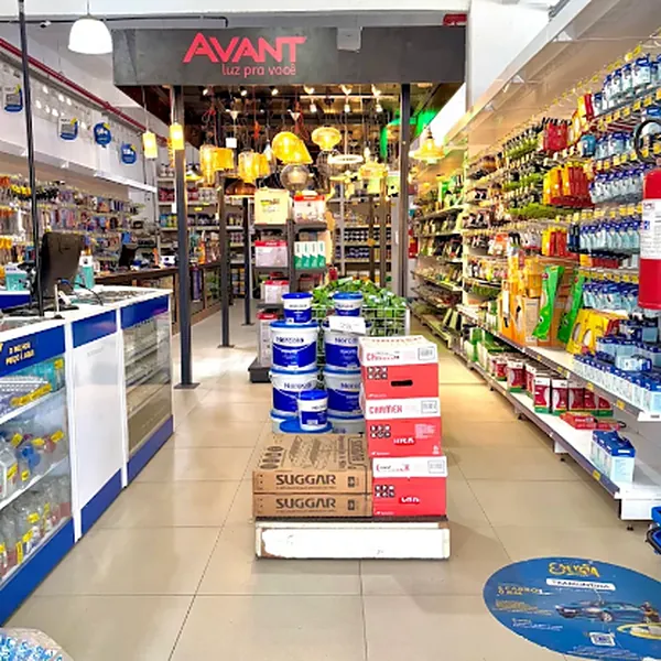 Setor de iluminação e elétrica da Comercial Lucena